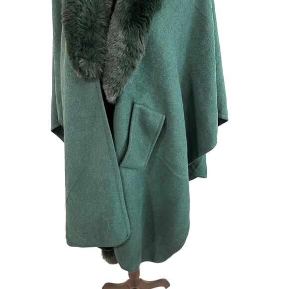 Belle by Kim Gravel One Size Plus Faux Fur Trim Shawl Wrap Green Winter Ruana - Picture 4 of 9
